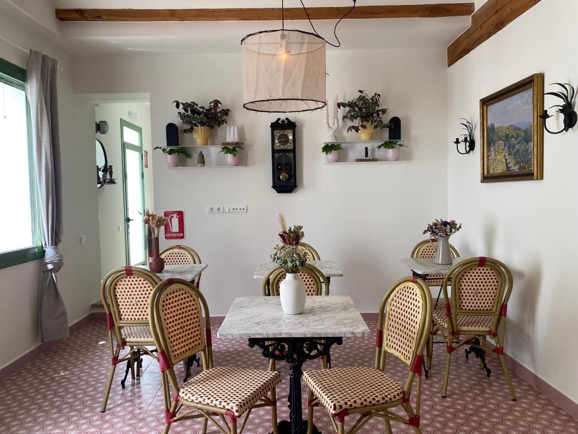 Les Filles Hotel เดลแตเบรอ ภายนอก รูปภาพ